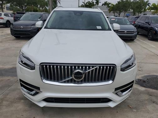 2024 Volvo XC90 B5 Plus Bright Theme