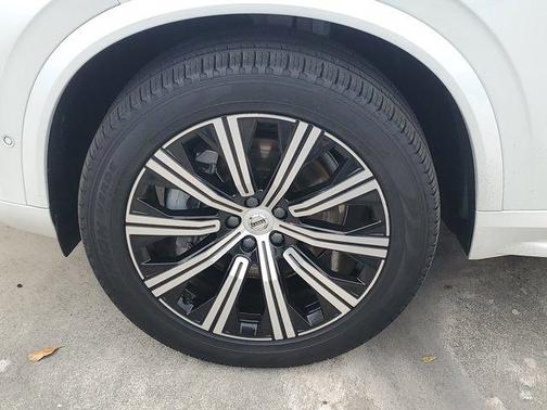 2024 Volvo XC90 B5 Plus Bright Theme