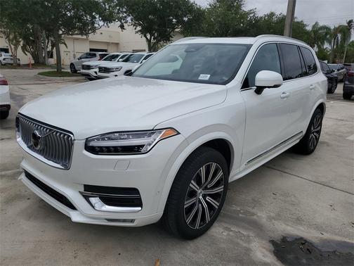2024 Volvo XC90 B5 Plus Bright Theme