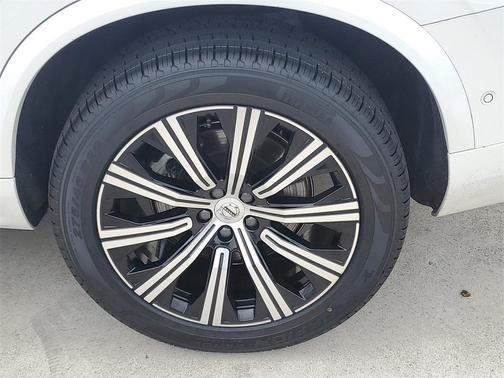 2024 Volvo XC90 B5 Plus Bright Theme