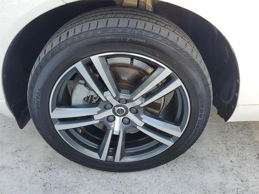 2020 Volvo XC60 T6 Momentum