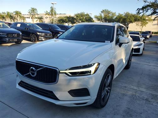 2020 Volvo XC60 T6 Momentum