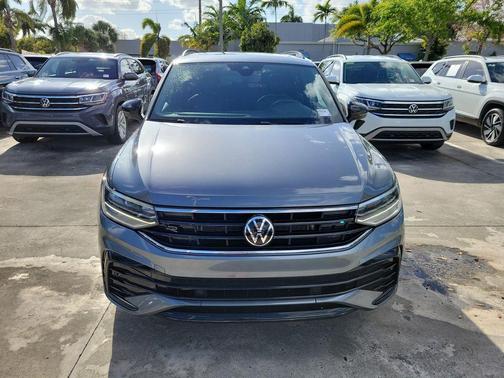 2023 Volkswagen Tiguan 2.0T SE R-Line Black