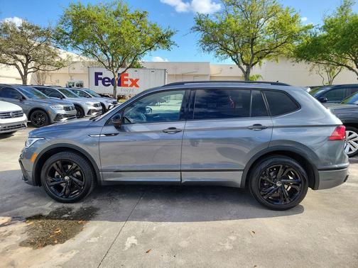 2023 Volkswagen Tiguan 2.0T SE R-Line Black