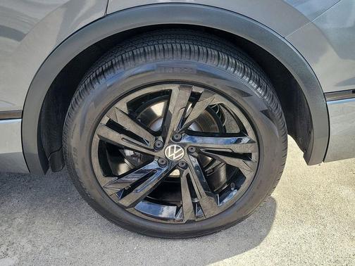 2023 Volkswagen Tiguan 2.0T SE R-Line Black
