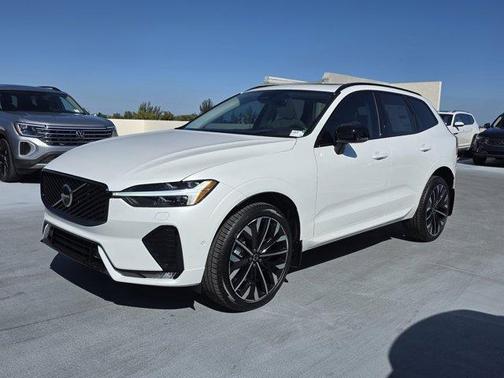 Crystal White Metallic 2026 Volvo XC60 B5 Ultra