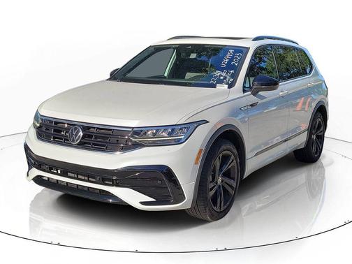 Opal White Pearl Effect 2023 Volkswagen Tiguan 2.0T SE R-Line Black