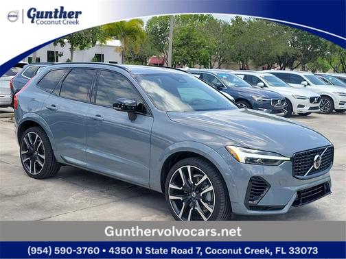2024 Volvo XC60 Recharge Plug-In Hybrid T8 Ultimate Dark Theme