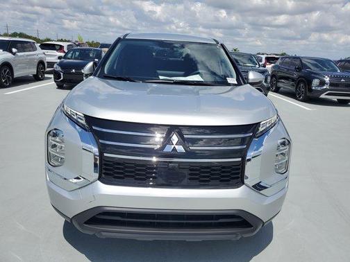 2025 Mitsubishi Outlander ES