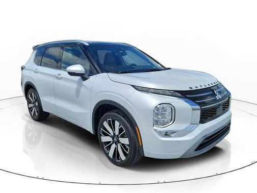 White Diamond 2026 Mitsubishi Outlander SEL