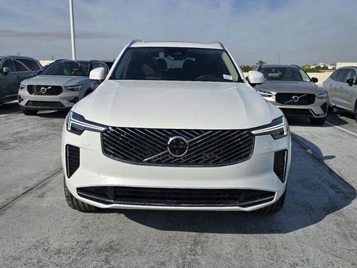 2025 Volvo XC90 B5 Plus 7-Seater