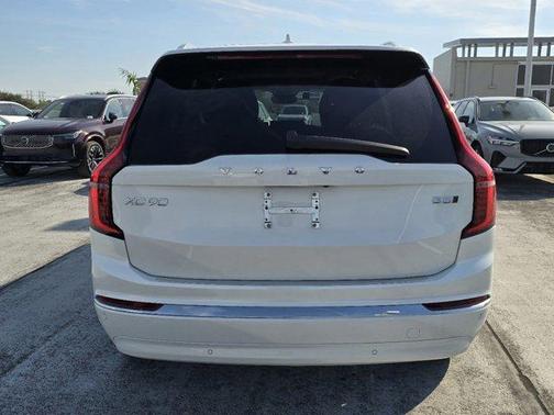2025 Volvo XC90 B5 Plus 7-Seater