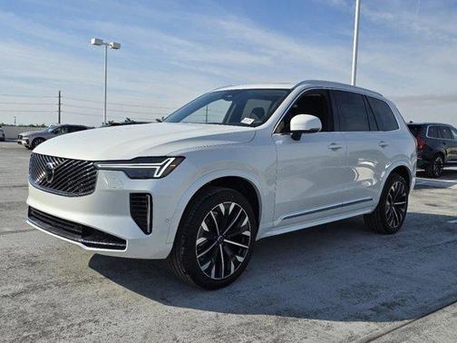 2025 Volvo XC90 B5 Plus 7-Seater