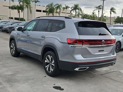 2026 Volkswagen Atlas 2.0T SE
