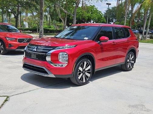 2025 Mitsubishi Outlander SE