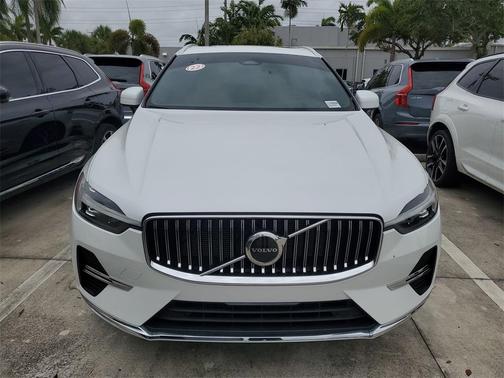 2022 Volvo XC60 B5 Inscription