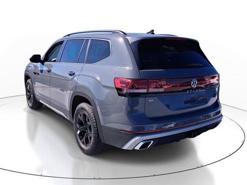 Pure Gray 2026 Volkswagen Atlas 2.0T Peak Edition