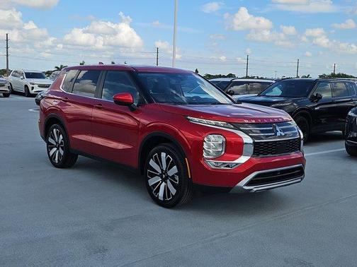 2025 Mitsubishi Outlander SE