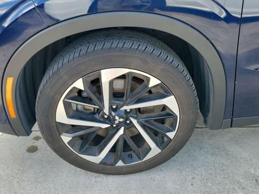 Cosmic Blue Metallic 2024 Mitsubishi Outlander SE