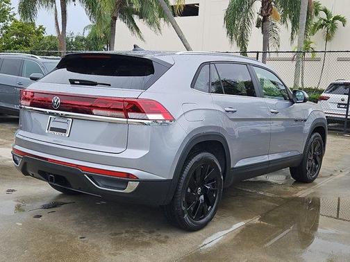 2025 Volkswagen Atlas Cross Sport 2.0T SE w/Technology