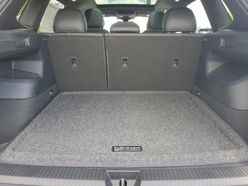 2025 Volkswagen Tiguan 2.0T SE R-Line Black