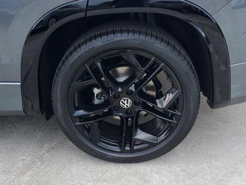 2025 Volkswagen Tiguan 2.0T SE R-Line Black
