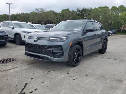 2025 Volkswagen Tiguan 2.0T SE R-Line Black