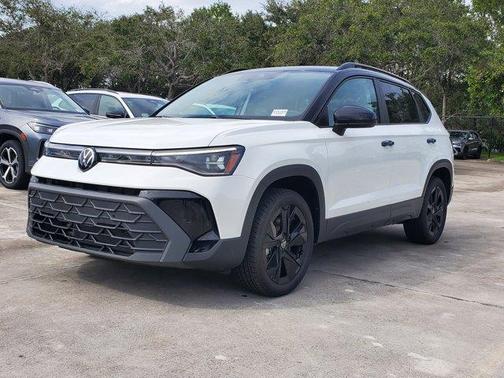 2026 Volkswagen Taos 1.5T SE Black