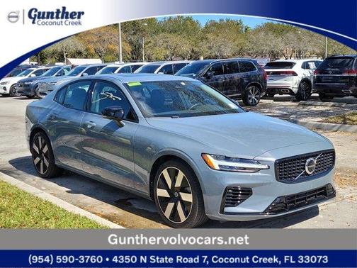 2024 Volvo S60 Recharge Plug-In Hybrid T8 Plus Dark Theme