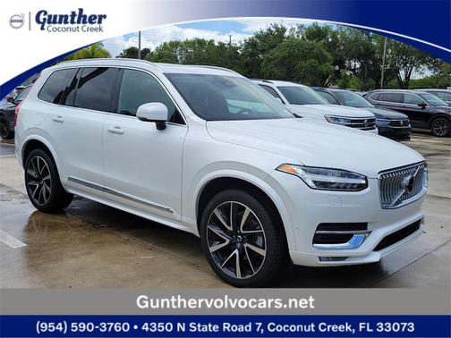2023 Volvo XC90 B5 Plus