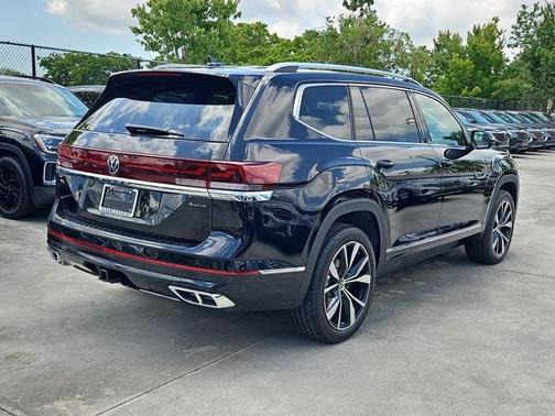 2025 Volkswagen Atlas 2.0T SEL Premium R-Line