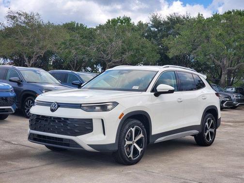2025 Volkswagen Tiguan 2.0T SE
