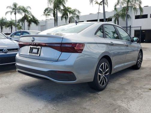 2026 Volkswagen Jetta 1.8T SE