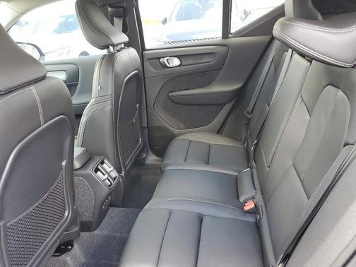 2026 Volvo XC40