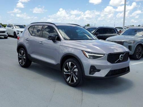 2026 Volvo XC40