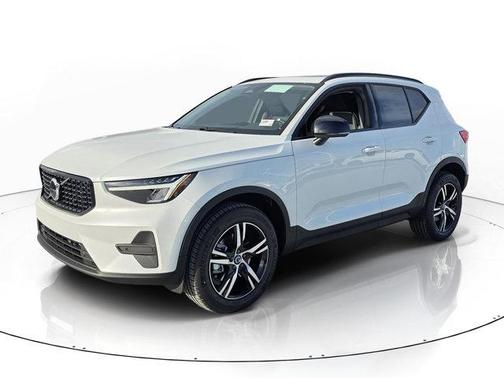 Crystal White 2026 Volvo XC40 B5 Core
