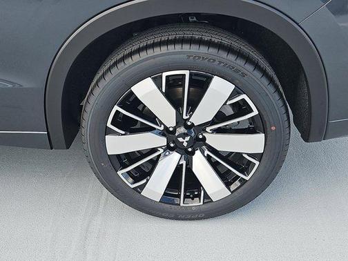2025 Mitsubishi Outlander SEL