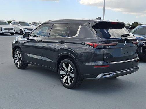 2025 Mitsubishi Outlander SEL