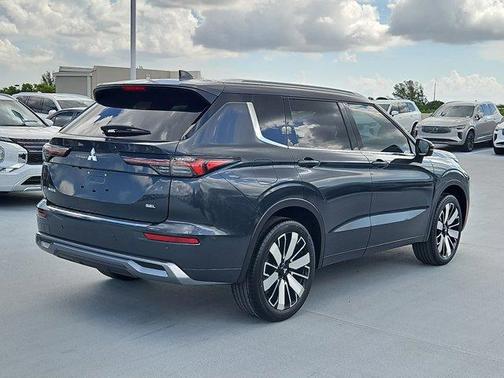 2025 Mitsubishi Outlander SEL