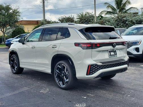 2025 Volkswagen Tiguan 2.0T SEL R-Line