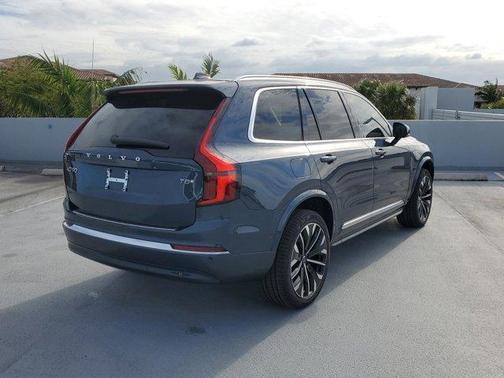 2025 Volvo XC90 Plug-In Hybrid T8 Ultra 7-Seater