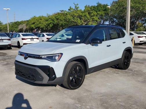 2025 Volkswagen Taos 1.5T SE Black