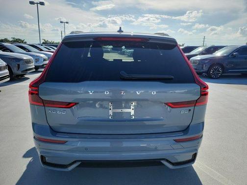 2026 Volvo XC60 PLUS