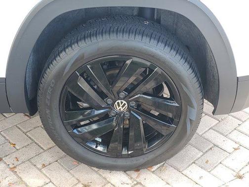 2023 Volkswagen Atlas Cross Sport 3.6L V6 SE w/Technology