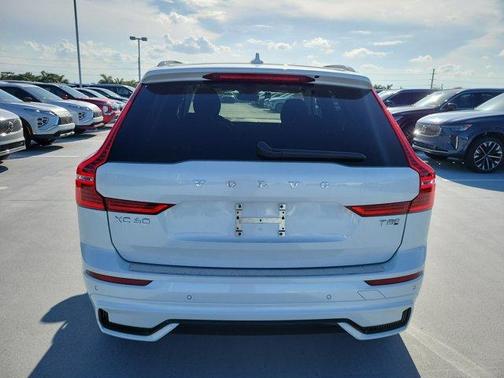 2025 Volvo XC60 Plug-In Hybrid T8 Plus