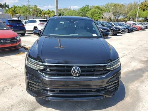 2022 Volkswagen Tiguan 2.0T SE R-Line Black