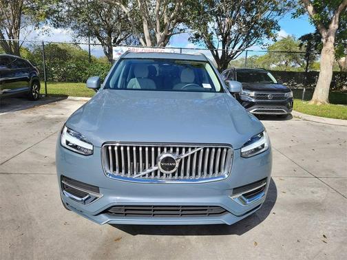 2023 Volvo XC90 B6 Plus 6-Seater