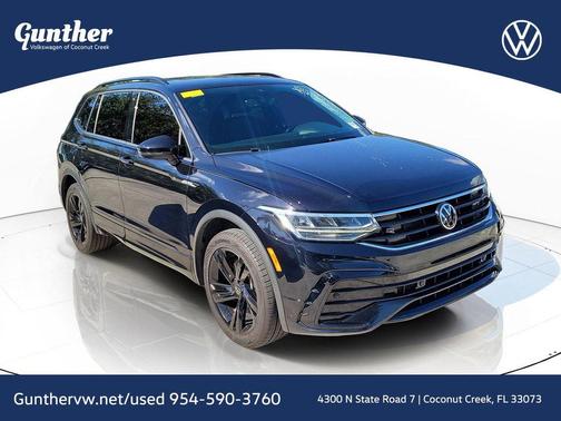 Deep Black Pearl Effect 2023 Volkswagen Tiguan 2.0T SE R-Line Black