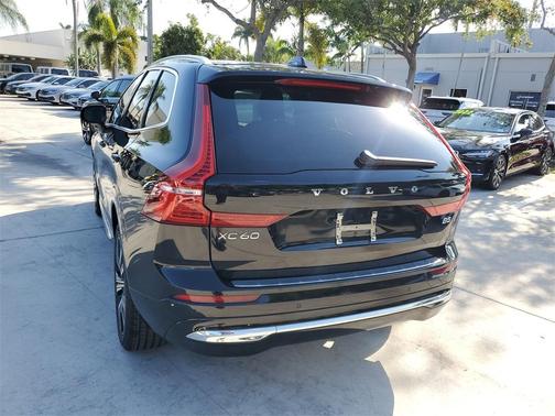 2023 Volvo XC60 B5 Plus Bright Theme