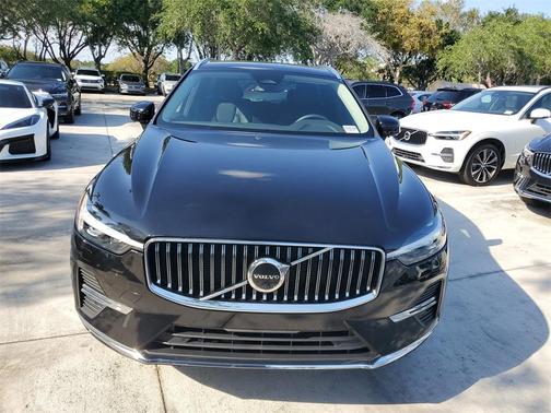 2023 Volvo XC60 B5 Plus Bright Theme